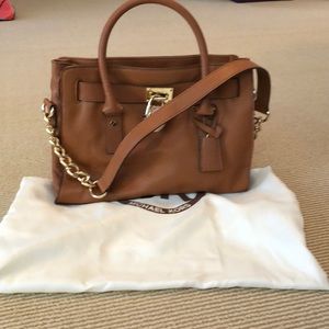Michael Kors beige purse